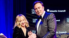 Americký podnikatel Elon Musk pedává cenu Global Citizen Award od think-tanku...