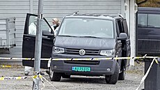 Nor�tí kriminalisté na míst� výbuchu v Drøbaku, z n�ho� jsou podez�elí...