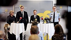 Dánský ministr spravedlnosti Peter Hummelgaard (uprost�ed) spolu s dánským...