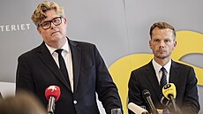 Dánský ministr spravedlnosti Peter Hummelgaard (vpravo) spolu s �védským...