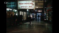 Pasá� Rokoko. Kino Hv�zda a jeho nep�etr�itý provoz  Za �ty�i koruny jste mohli...