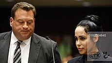 Nadya Sulemanová u soudu kvůli podvodu se sociálními dávkami (2014)