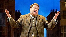 James Corden v divadelním p�edstavení One Man, Two Guvnors v Londýn� (kv�ten...