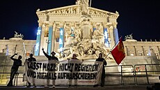 Aktivisté protestují ve Vídni proti Svobodné stran� Rakouska (FPÖ), která bývá...