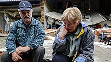 Rudolf a Vlasta Dory�ákovi p�i�li o sv�j d�m v obci Zátor Lou�ky nedaleko �eky...