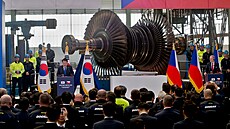 Premiér Petr Fiala (ODS) a jihokorejský prezident Jun Sok-jol navtívili závody...