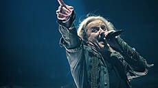 Po �ertech velký turné