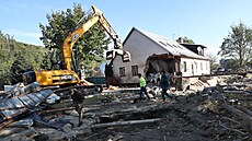 Lidem, kte�í kv�li povodni p�i�li o d�m, mají nové bydlení zajistit i státní pozemky.