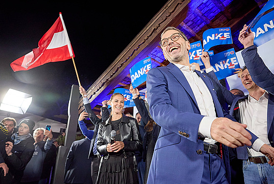 �éf FPÖ Herbert Kickl slaví vít�zství v rakouských volbách. (29. zá�í 2024)