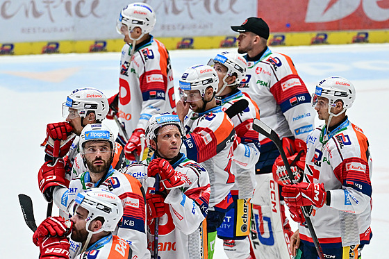 Zklamaní hrái Pardubic po utkání s praskou Spartou. (29. záí 2024)