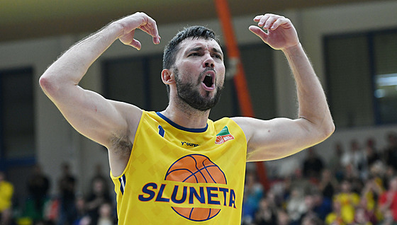 Ústecký rozehráva� Adam �í� slaví.