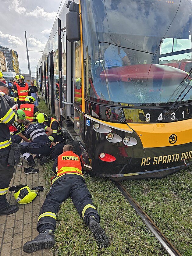 Zásah u trat tramvaje a vyproování zaklínného mue. (21. srpna 2024)