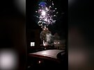 Na Blanensku odpalovala obec pyrotechniku hned u ko�i��ho �tulku