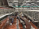 Plzesk Prazdroj zprovoznil v Plzni novou automatizovanou stec linku na...
