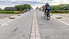 Lávka pes Labe v Hradci Králové s problematickými schody a novými...