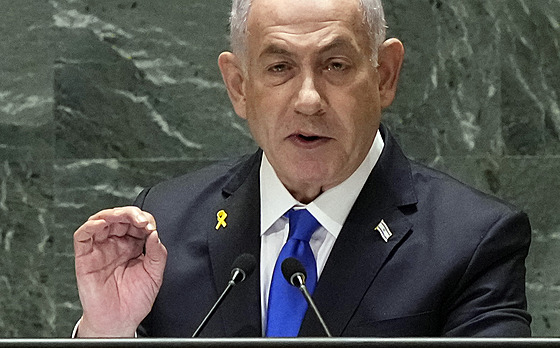 Izraelský premiér Benjamin Netanjahu hovoí na pd OSN v New Yorku. (27. záí...
