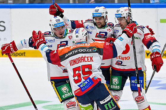 Pardubi�tí hokejisté se v pátek ve�er pokusí zastavit rozjetý Litvínov