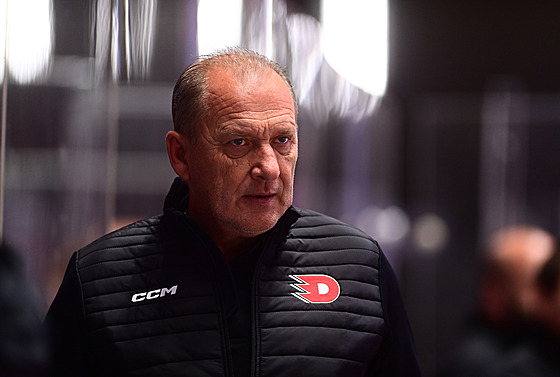 Ve st�edu ve�er Dynamo v zápase poprvé jako záskok vedl Václav Ba�ou�ek. (9....