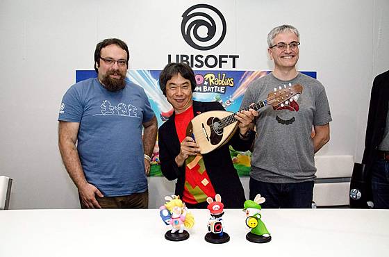 Vlevo Davide Soliani, uprosted Shigeru Miyamoto