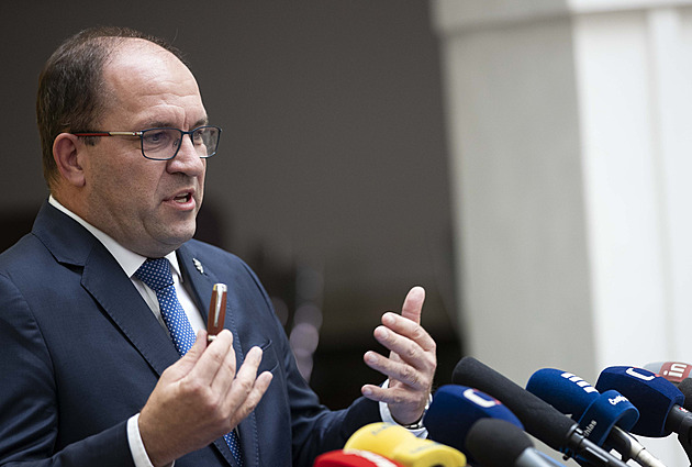 Za zdražením másla stojí mlékárny, zneužívají situaci na trhu, řekl Výborný