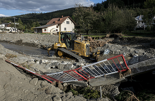 V Hol�ovicích jsou vyplavené desítky domácností. T�i domy �eká demolice. Jiné...