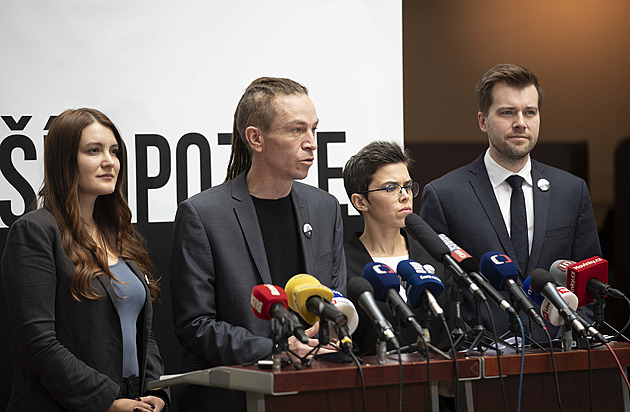 Pirátstvo může uspět. Nejspíš ale obroda strany skončí jako vždycky ostudou