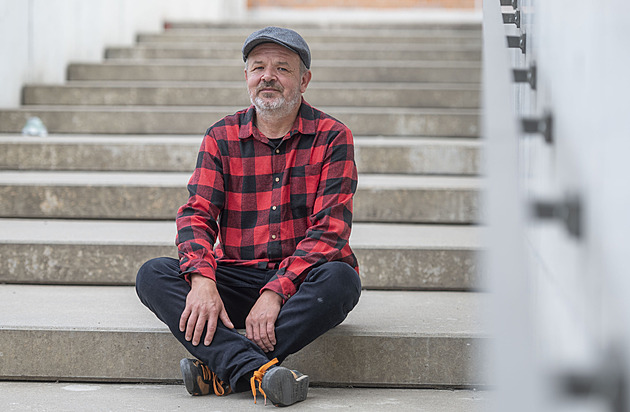 Letos osmapadesátiletý dramaturg, organizátor akcí a vydavatel Martin Valáek...