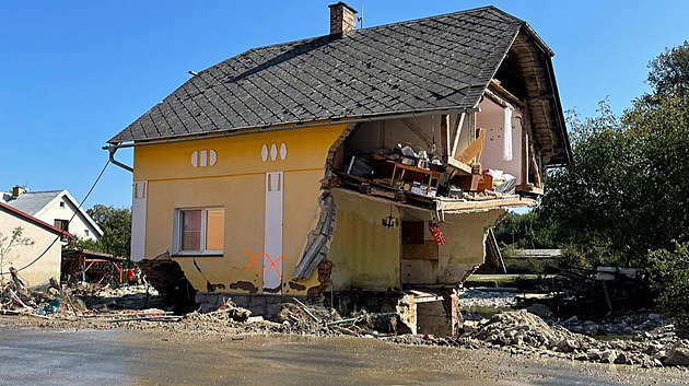 Rok od povodní: rány se nehojí. Obnova obcí je pomalá, zoufají si lidé na Jesenicku