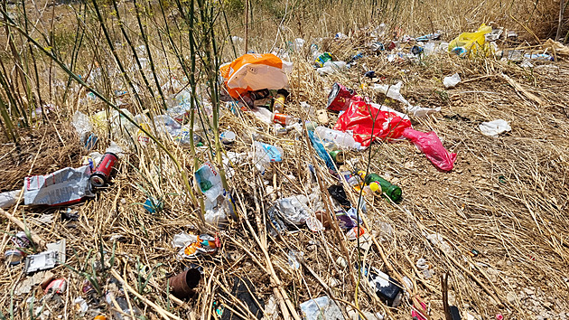 Jak to nedělat. Češi popisují trable se zálohováním petek v Chorvatsku, špatná je logistika i fronty