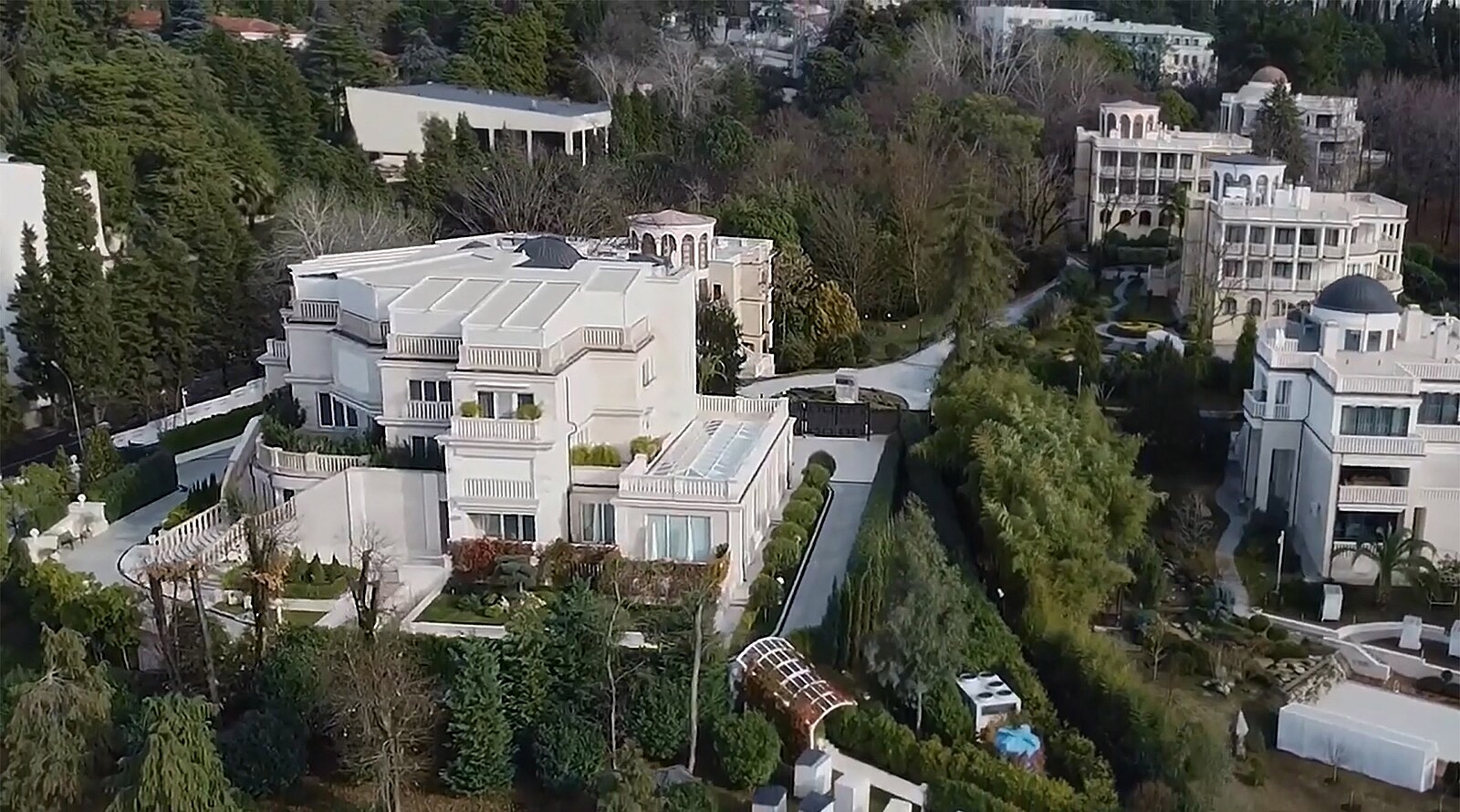 Kolem Putinovy rezidence v Soči vzniká bezpečnostní zóna, Kreml se bojí dronů