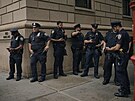 Newyorská policie p�ed hotelem, kde se ubytoval izraelský premiér Benjamin...
