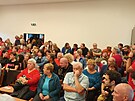 Zasedn zastupitelstva v itenicch na Litomicku. Sl kulturnho domu byl...
