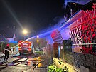 Hasii v noci na stedu likvidovali por domu v eskch Budjovicch. (2....