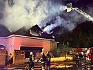 Hasii v noci na stedu likvidovali por domu v eskch Budjovicch. (2....