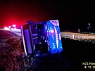 U obce Stapole na Rokycansku havaroval v ter v noci autobus. Na silnici byla...