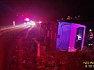 U obce Stapole na Rokycansku havaroval v ter v noci autobus. Na silnici byla...