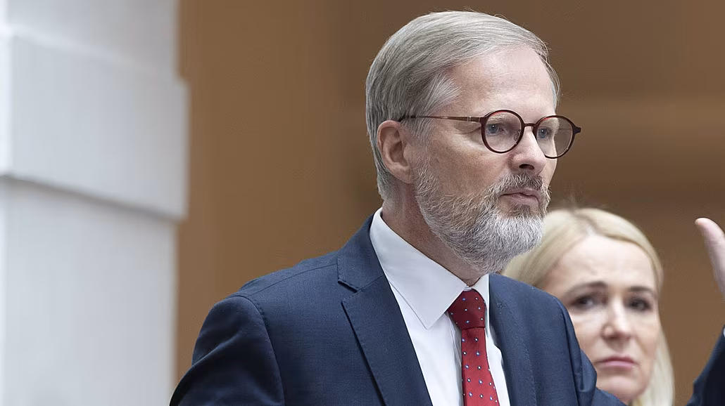 Tiskový briefing po jednání vlády. Na snímku hovo�í premiér Petr Fiala (ODS)....