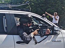 Policie zasahuje po teroristickém útoku v izraelské Chade�e (9. �íjna 2024)
