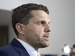 Ministr �ivotního prost�edí Petr Hladík p�ed jednáním vlády 2. �íjna 2024....