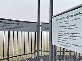 Základnová stanice a vysíla� na Mackov� ho�e slou�ící zárove� jako rozhledna...