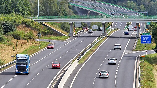 D�lnice D6. Prosadit levn�j�� d�lni�n� zn�mky se zat�m nepoda�ilo, nejnov�j�� n�pad po��t� s jejich propl�cen�m.