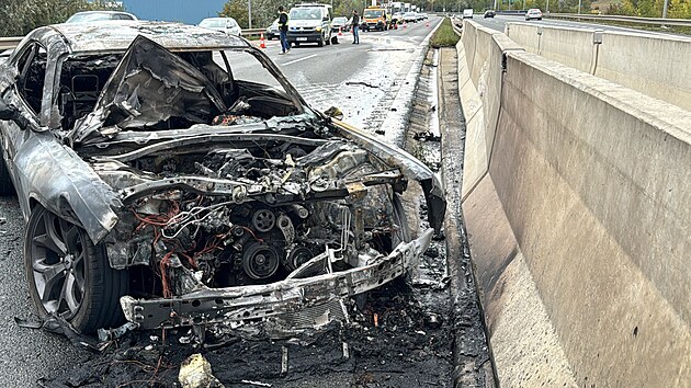 Na 0,5. kilometru dlnice D6 z Prahy do Karlovch Var se srazilo osobn auto s cisternou. (3. jna 2024)
