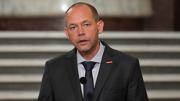Premir Petr Fiala na ministerstvu pro mstn rozvoj uvedl Petra Kulhnka do adu. (8. jna 2024)