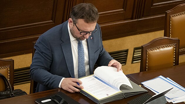 Marian Jurečka na mimořádné schůzi Poslanecké sněmovny k druhému čtení vládní důchodové novely a novely zvyšující rozhlasové a televizní poplatky. (2. října 2024)