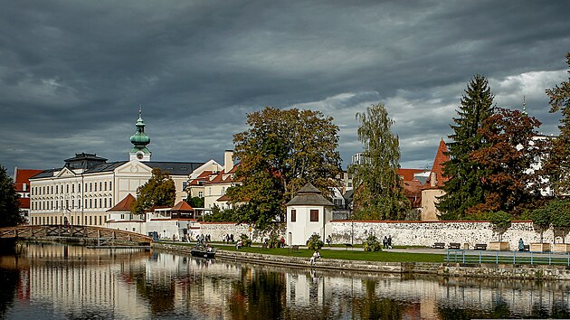 Nov zemn pln se m zabvat dalmi mosty pes eky nebo provenm monosti zstavby levho behu Vltavy.