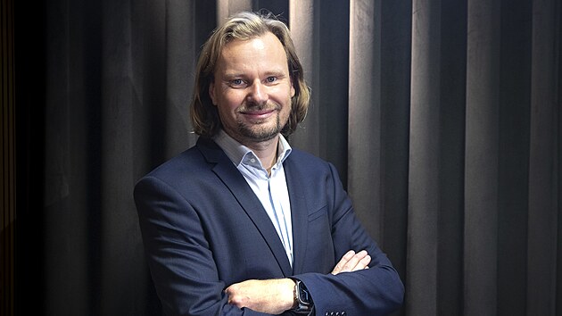 Hostem po�adu Rozst�el je Vlastislav B��za, bezpe�nostn� expert, odborn�k na jadern� zbran� a raketov� syst�my.