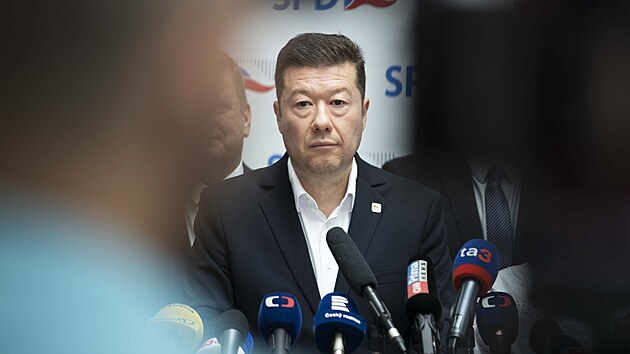 Tisková konference poslaneckého klubu SPD. Na snímku hovo�í Tomio Okamura. (1....