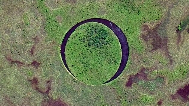 Jak dlouho tu je s nmi? Pedpokld se, e ostrvek je star piblin ticet let. Na snmcch z Google Earth byl zaznamenn poprv v roce 2003.