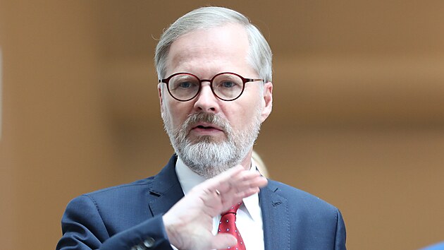 Tiskov� briefing po jedn�n� vl�dy. Na sn�mku hovo�� premi�r Petr Fiala (ODS). (2. ��jna 2024)