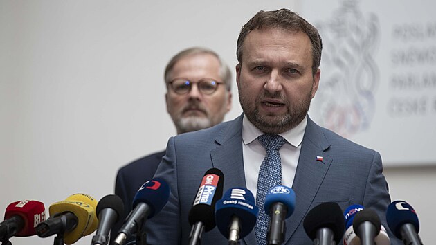 Tiskov� briefing po jedn�n� vl�dy. Na sn�mku hovo��  ministr pr�ce a soci�ln�ch v�c� Marian Jure�ka. (2. ��jna 2024)